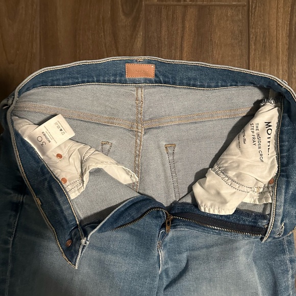 MOTHER The Insider Crop with Frayed Hem. Light Blue Straight Leg Jeans - Picture 6 of 7